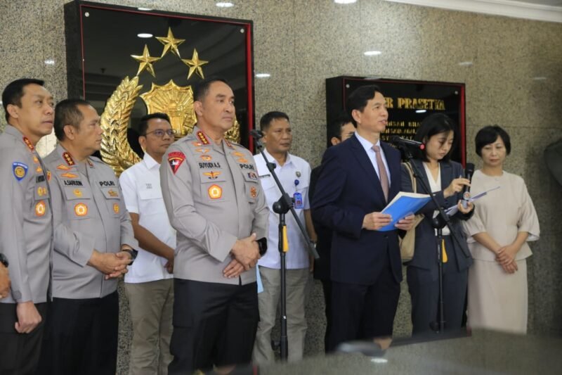 Kapolri Jenderal Polisi Suyudi Ario Seto menerima kunjungan delegasi Kementerian Keamanan Publik Tiongkok di Mabes Polri, Jakarta, dalam rangka memperkuat kerja sama pemberantasan jaringan narkotika internasional.